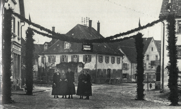 Ehrenpforte in Laupheim für die aus dem Krieg heimkehrenden Soldaten
