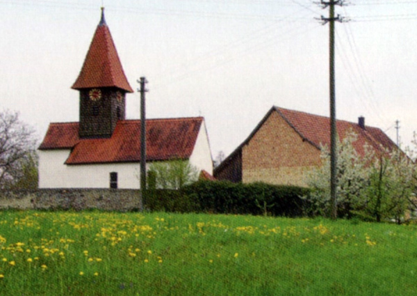 Kirche Wernsreute. Chor aus dem 13. Jh., Schiffswände im 17. Jh. erhöht.